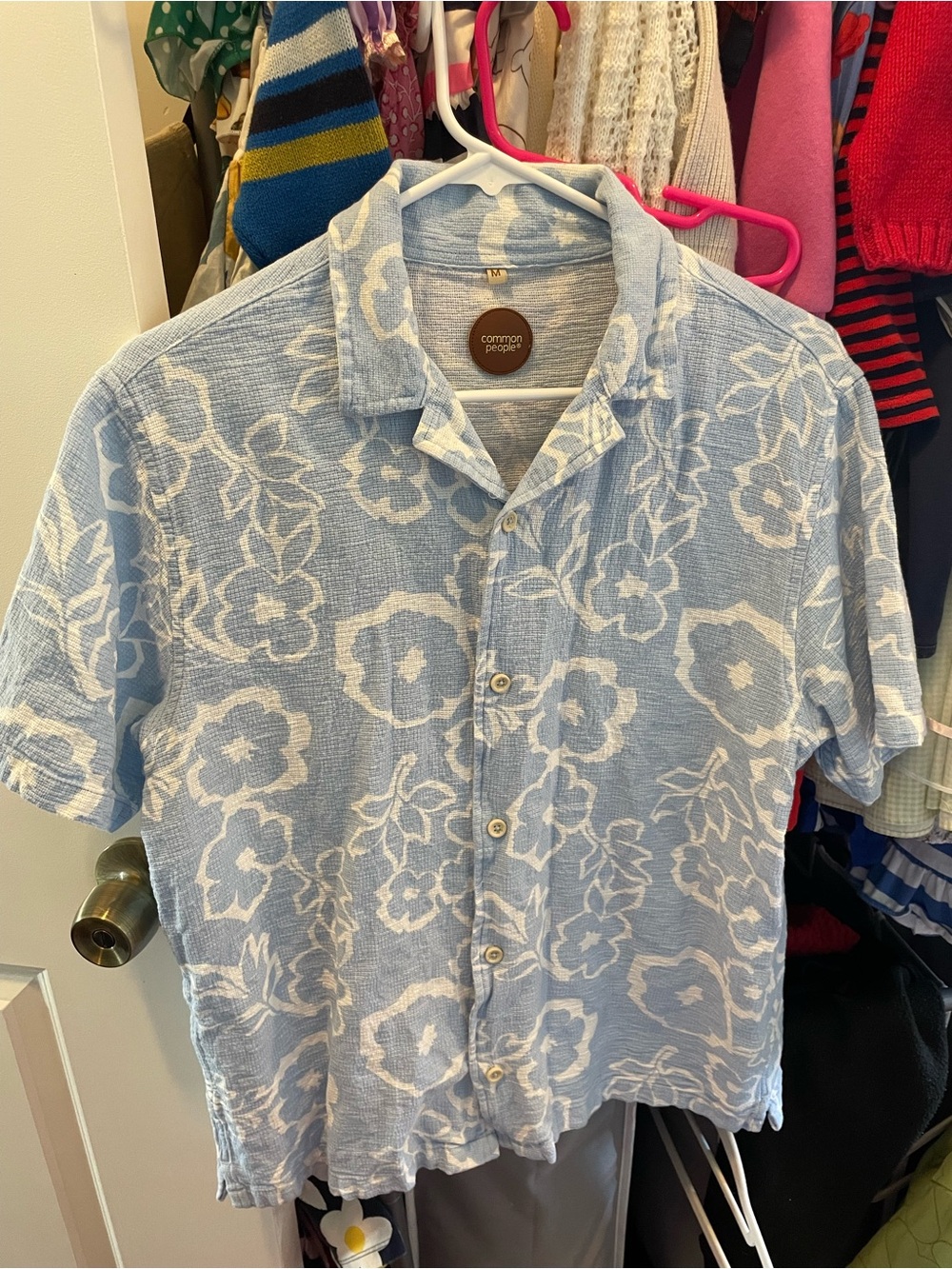 Common People Light Blue Floral Short-Sleeve Button-Down Shirt